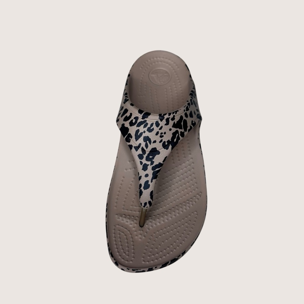 Crocs Sandals Women Sz 9 Leopard Kadee II Flip Flop Comfort Walking Animal Print - Picture 11 of 17